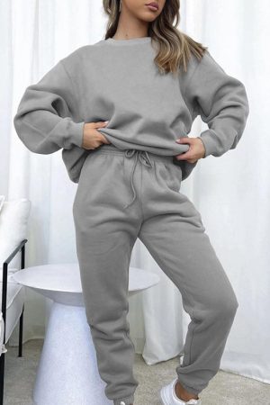 Solid color round neck trousers and long sleeve sweatshirt suit