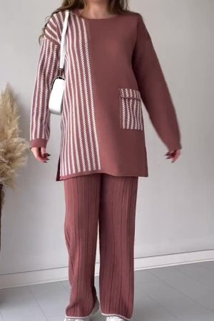 Stylish contrast stripe print crew neck casual knitted suit