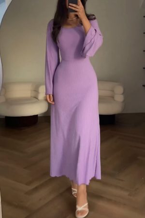 Elegant tie-waist knitted dress