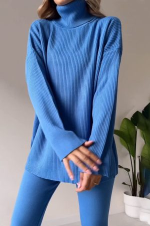 Chic turtleneck top and slim trousers two-piece set